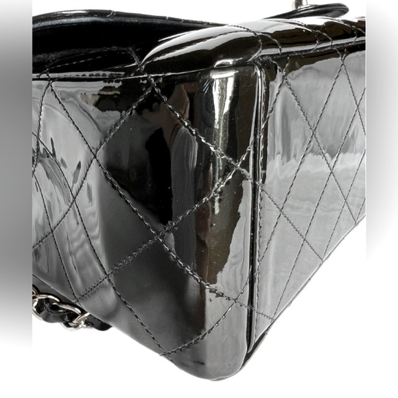 CHANEL Classic Maxi Single Flap Patent Leather • BLACK • Silver-Tone Hardware - Picture 11 of 16